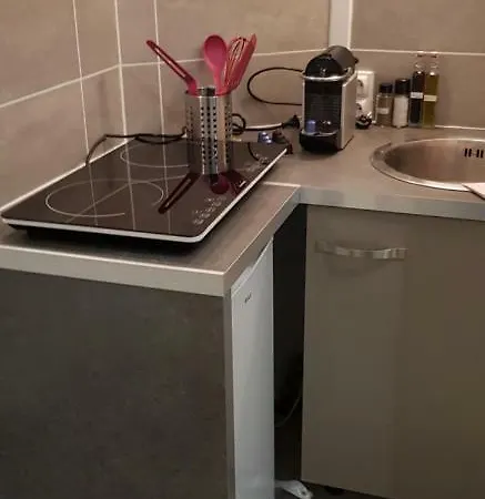 Apartmán Studio Meuble Face A La Gare - 200m Du Centre Ville Évreux